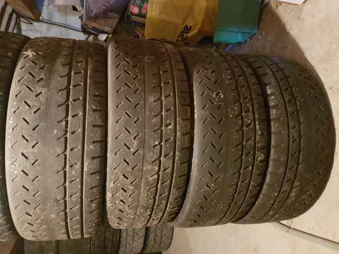 Pneus Michelin 20 65 18 pièces et voitures de course à vendre de