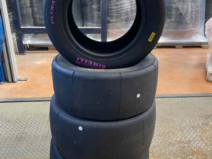 Pneus Pirelli Pi Ces Et Voitures De Course Vendre De Rallye Et De