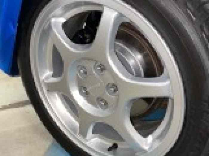 4 ROUES 16Pouces DE SUBARU IMPREZA GT 2000 pièces et voitures de