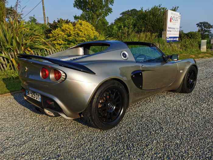 Lotus Élise 111R compressé pièces et voitures de course à vendre de