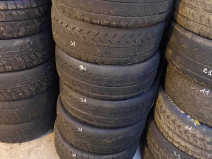 Lot de pneus Michelin 16 pièces et voitures de course à vendre de