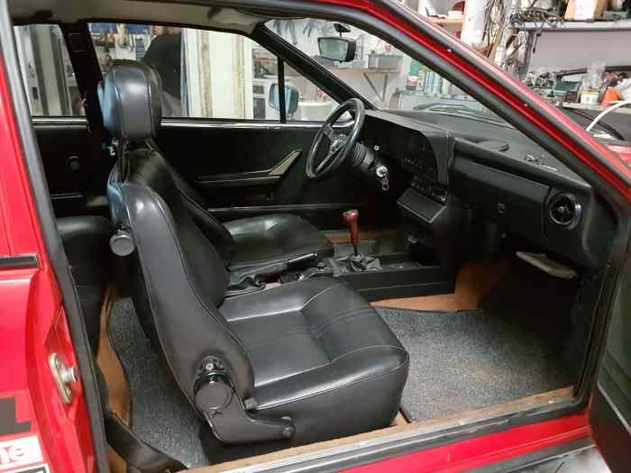Alfa Romeo GTV 2500 V6  RALLY  2 CARS 4