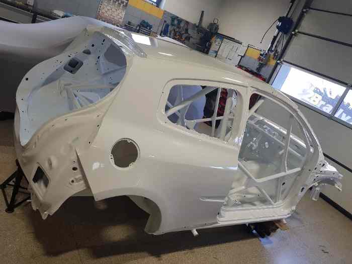 CAISSE Renault Clio R3C chassis – new painted