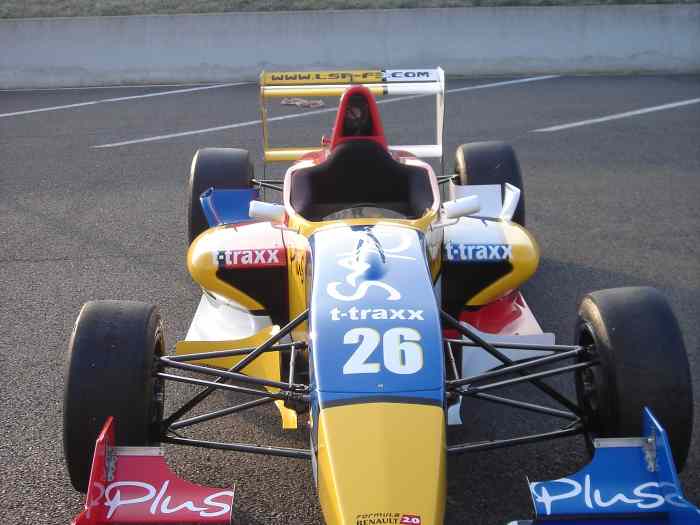 Formule Renault 2.0 2008 palettes au volant 3