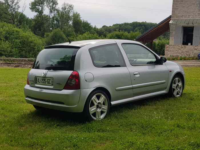 Renault Clio 2 RS 2.0 1