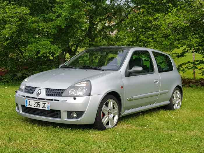 Renault Clio 2 RS 2.0 0