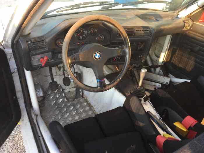 BMW 325 Xi ex BANDAMHA a restorer 4x4 historique 2