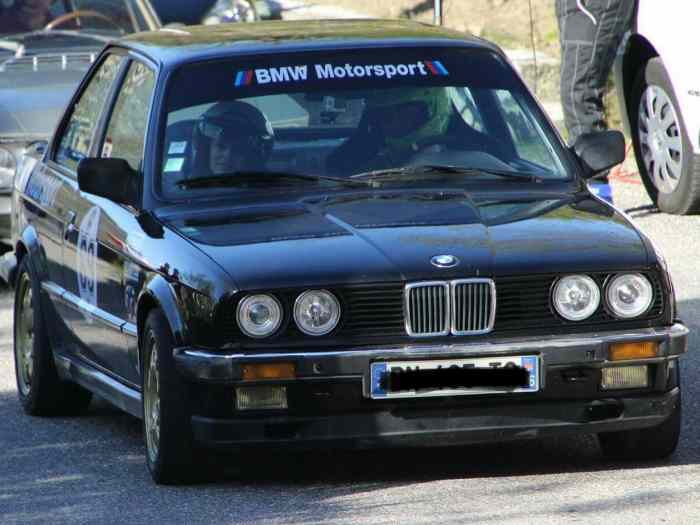 BMW E30 323i 0