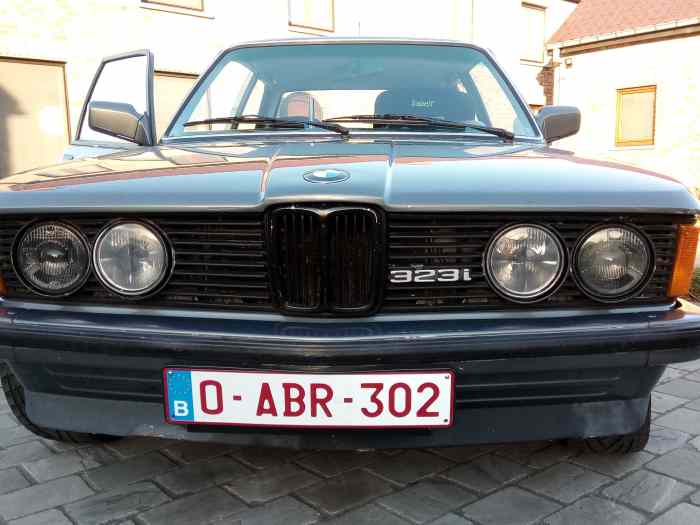 BMW 323i E21 0