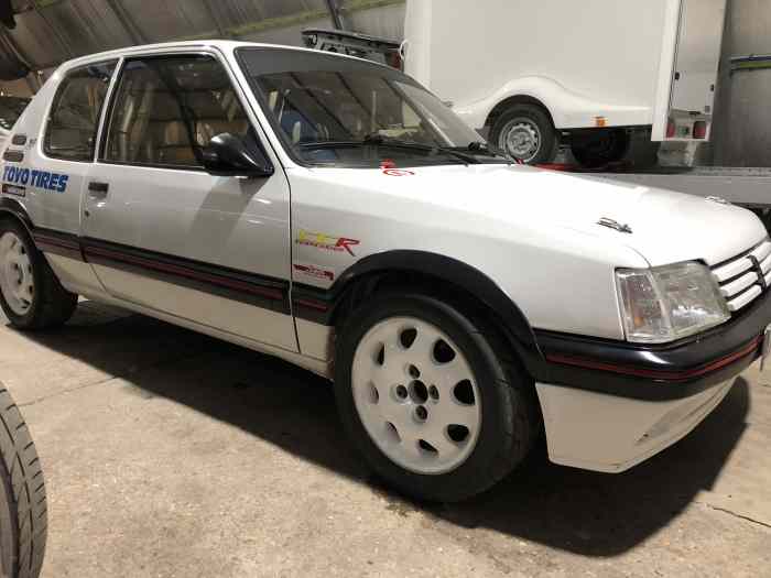 Peugeot 205 Groupe A