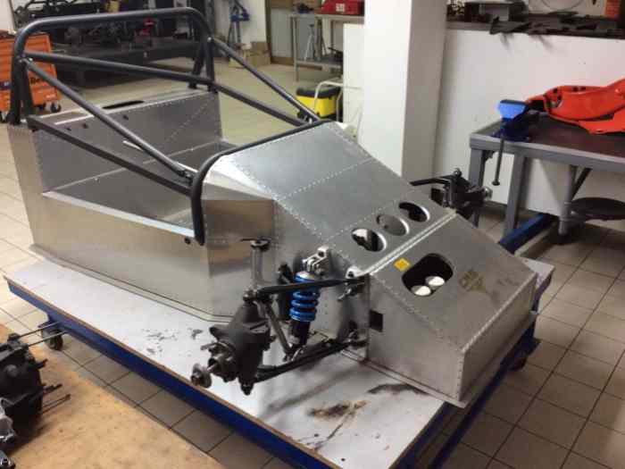Rolling chassis Prototype CN/E2Sc New included gearbox Hewland F3A Mk9 1
