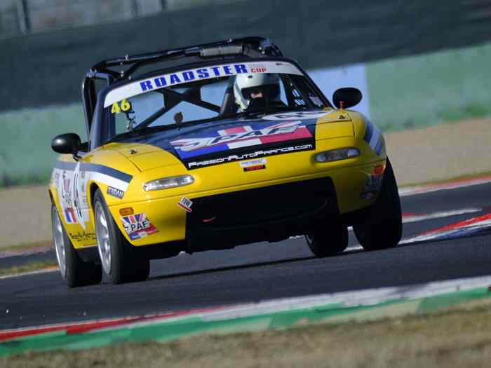 Mazda MX5 Roadster Pro Cup 5