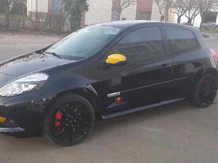 renault clio rs red bull