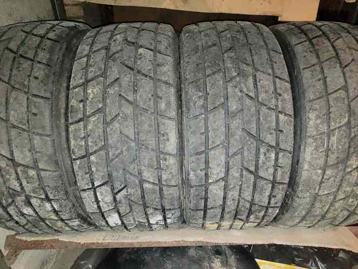 4 Pneus pluie cooper 210 / 635 R17 occ...