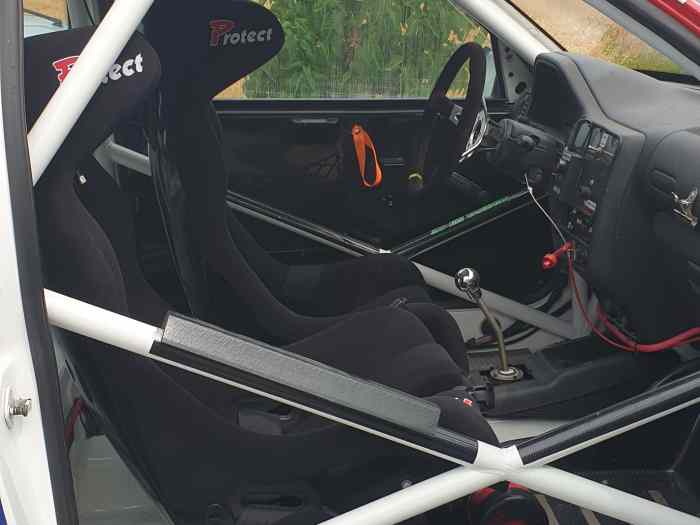 Peugeot 106 S16 FN2 complète à remonter (Accidentée + caisse arceauté) 2