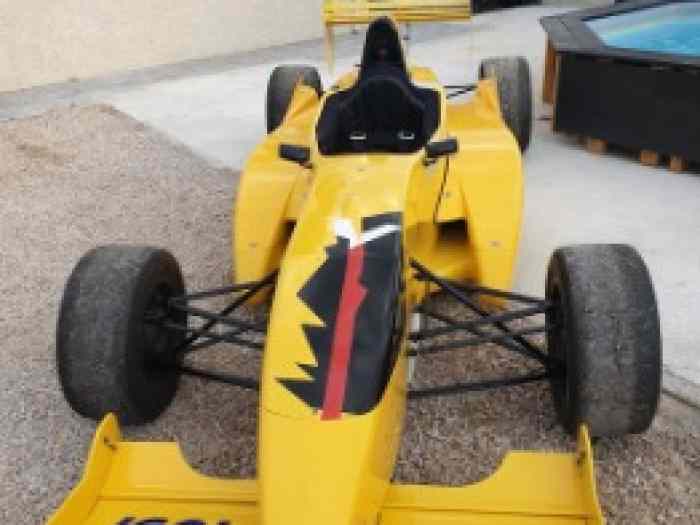 Formule Renault F R 2 000 TATUUS 2