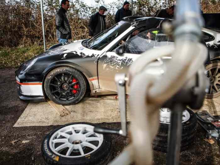 Loue Porsche GT+ 1
