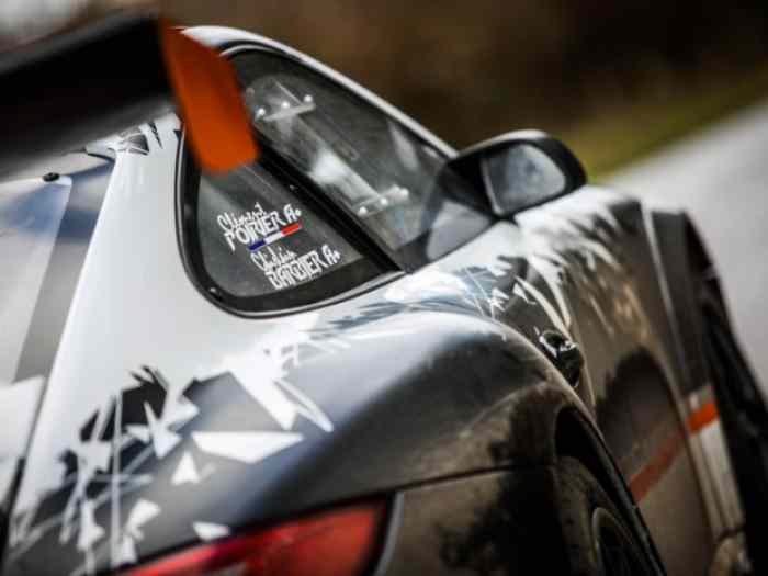 Loue Porsche GT+ 3