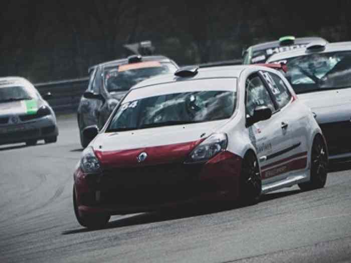 Clio 3 cup x85 2011 1