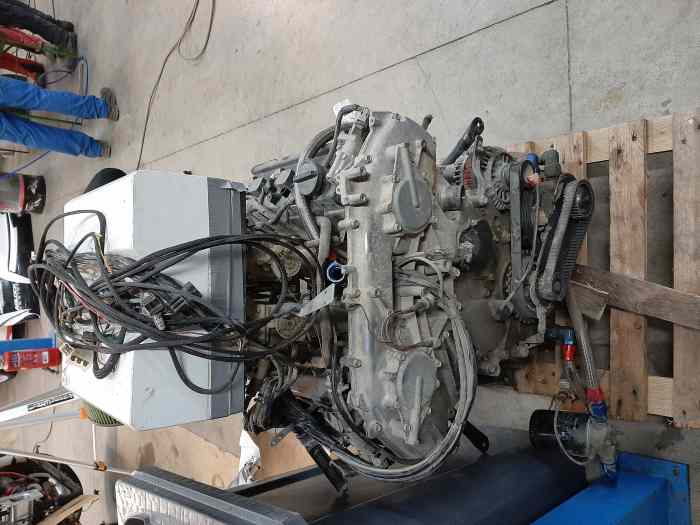 Moteur v6 Nissan 4l 2