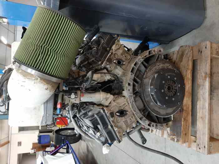 Moteur v6 Nissan 4l 1