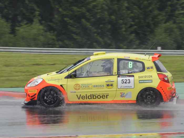 For Sale:  Renault Clio-3 RS Cup, the upgrade version