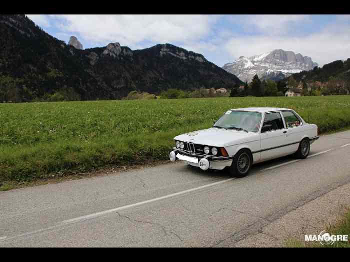 BMW 323i E21 0