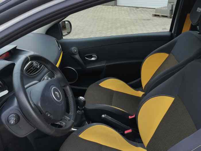 Renault Clio RS 3 Chassis cup 5
