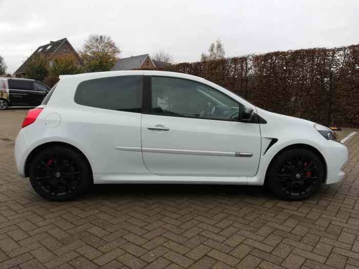 Renault Clio RS 3 Chassis cup 3