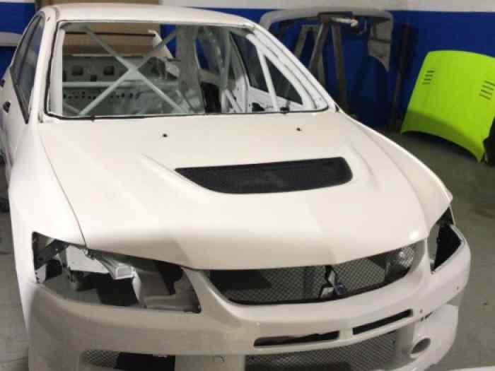 MITSUBISHI LANCER EVO EN PIECES.