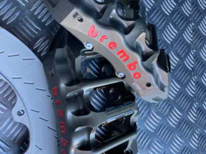 Etrier brembo 8 pistons 1