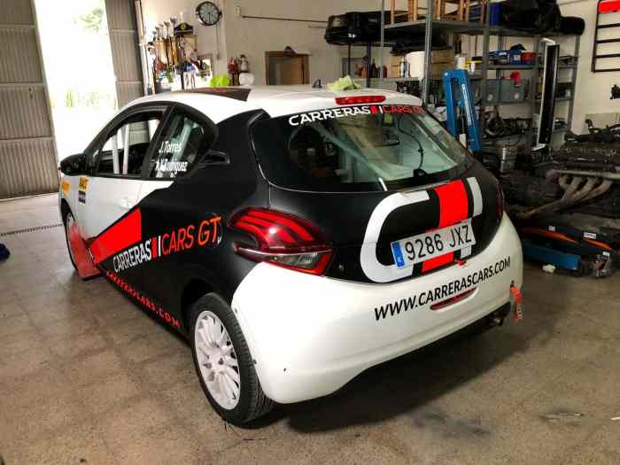 Peugeot 208 1.2 PureTech Volant RACC 3