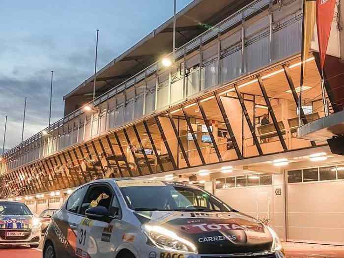 Peugeot 208 1.2 PureTech Volant RACC 2