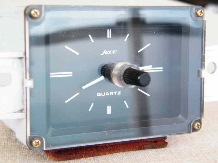 Horloge de bord MAZDA RX7 , 626 , années 80 . 0
