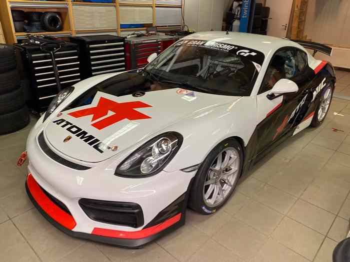 2016 Porsche Cayman GT4 Clubsport 0