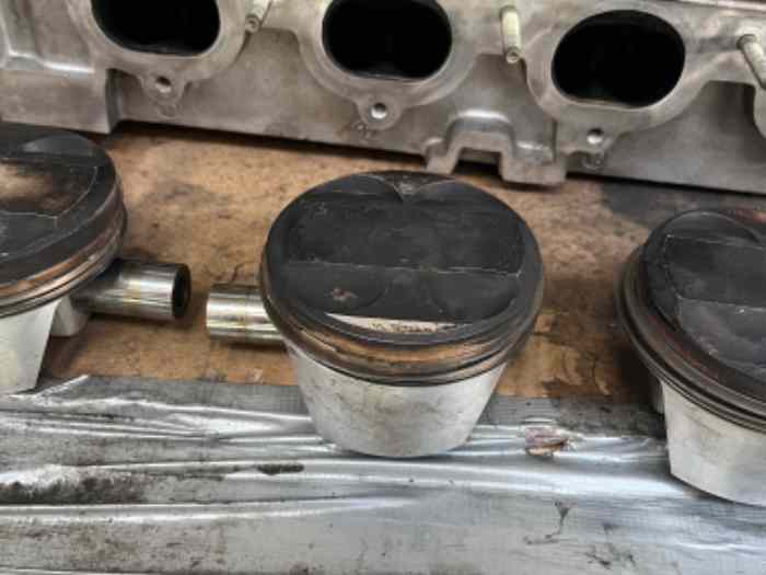 Culasse + pistons 180cv 1