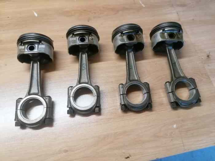 Pistons bielles TU5JP4