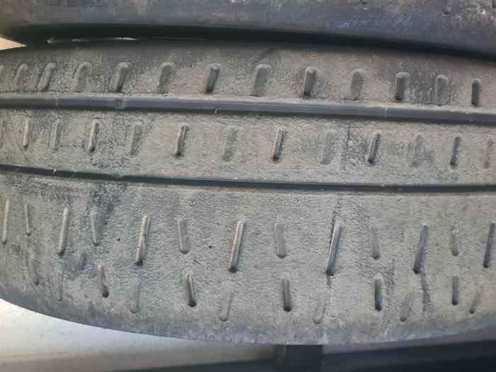 Lot de pneus Michelin pirelli 18 pouces 1