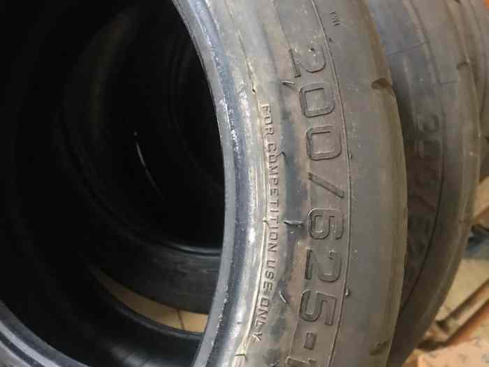 4 pneus Pirelli P zero RE7 200/625/17 1