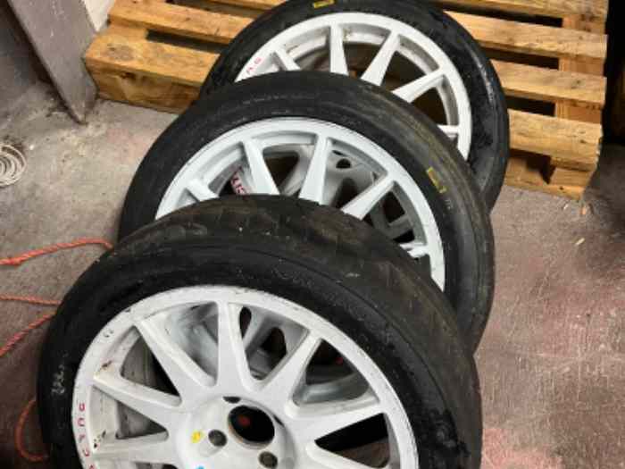 Lots Pneus Hankook 1