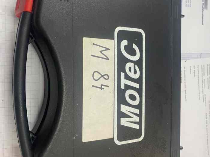 boitier motec m84 neuf 1