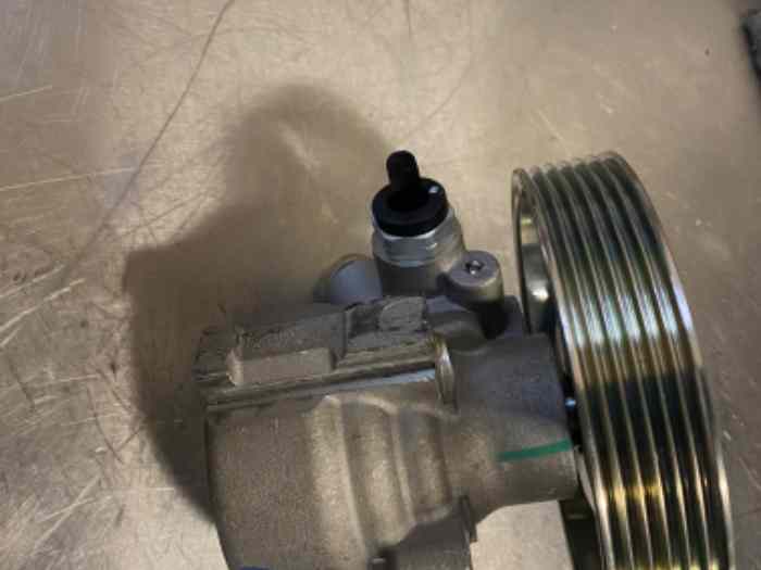 208 R2 power steering pump 1