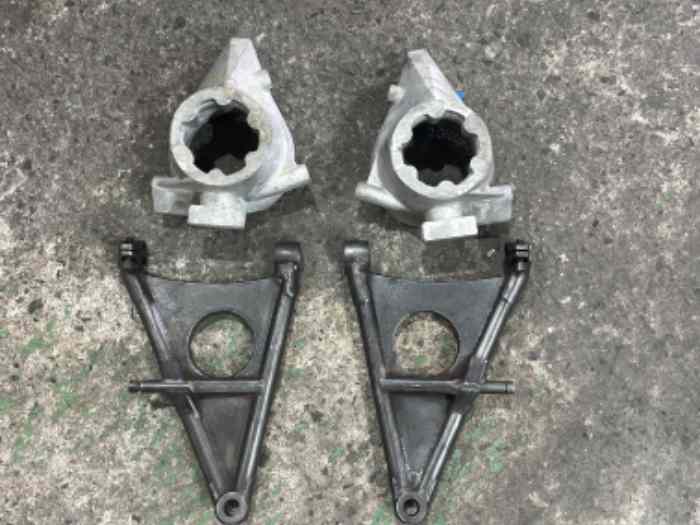 Vend triangle +pivot alu Renault 11grA