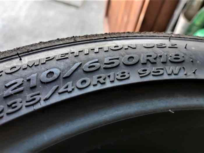 PNEUS HANKOOK 30% usure 235 40 R18 (Mitsu Evo 10) 2