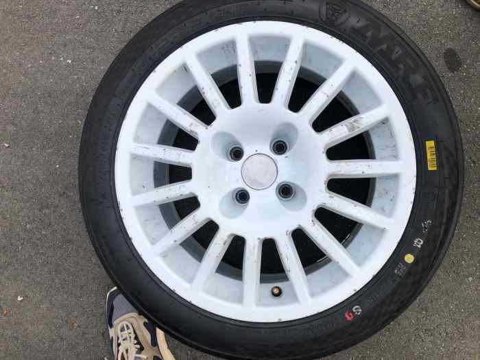 4 Pneus neufs Rallye MRF R16 3