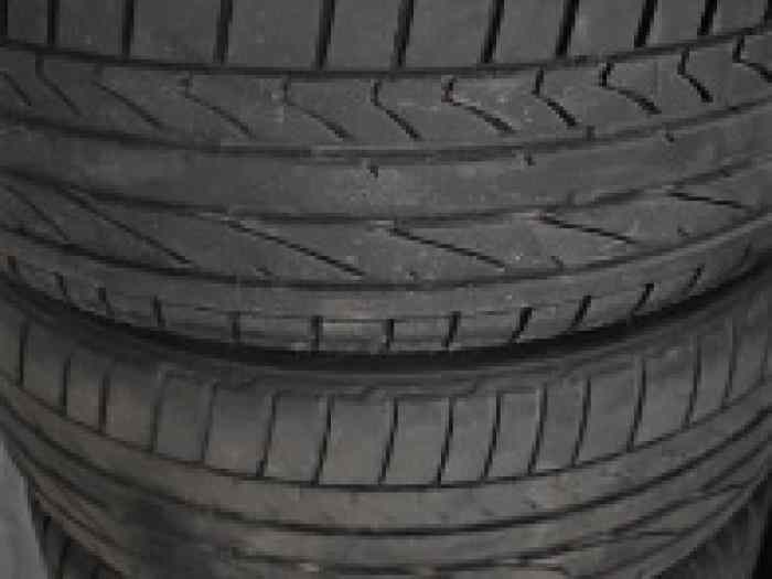 PNEUS HANKOOK 30% usure 235 40 R18 (Mitsu Evo 10) 1