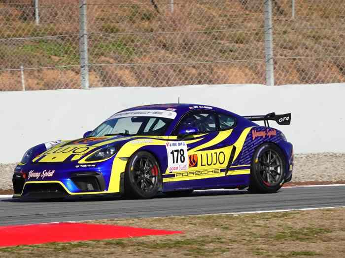 Porsche 718 Cayman GT4 Clubsport 5