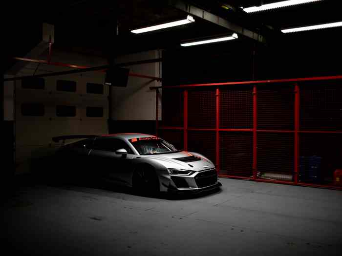 Audi R8 LMS GT4 Evo + Big stock of spare parts & tools 2