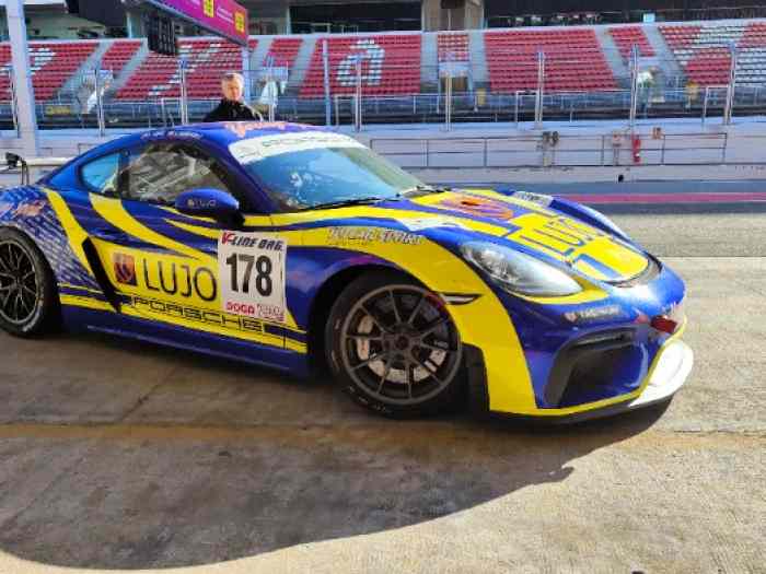 Porsche 718 Cayman GT4 Clubsport 2