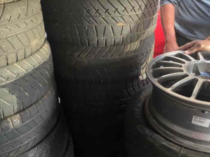 Lot pneus MICHELIN terre asphalte Ford Fiesta R2J 4